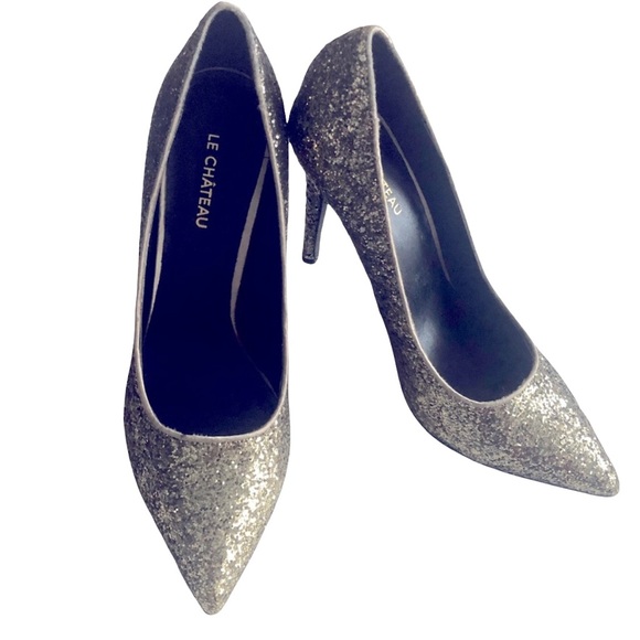 NWT: Le Chateau: Pewter/Gold Sparkly Pumps - Picture 3 of 4